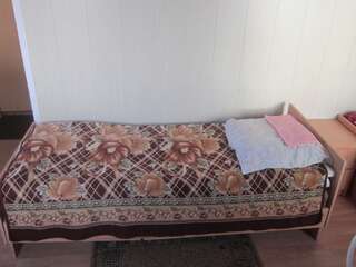 Гостиница Гостевой дом на Речной Кандалакша Односпальная кровать в общем номере-5